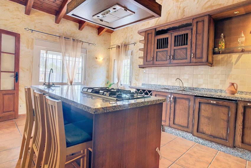 R5140843-Villa-For-Sale-Coin-Detached-2-Beds-129-Built-8