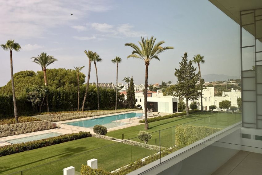 R5140960-Villa-For-Sale-Nueva-Andalucia-Semi-Detached-4-Beds-612-Built-17