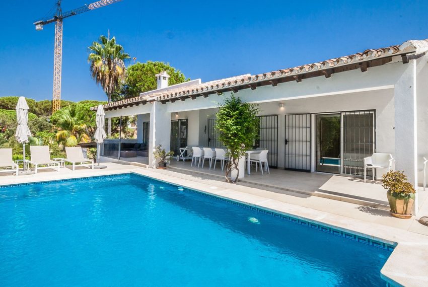 R5140984-Villa-For-Sale-Elviria-Detached-5-Beds-251-Built-1