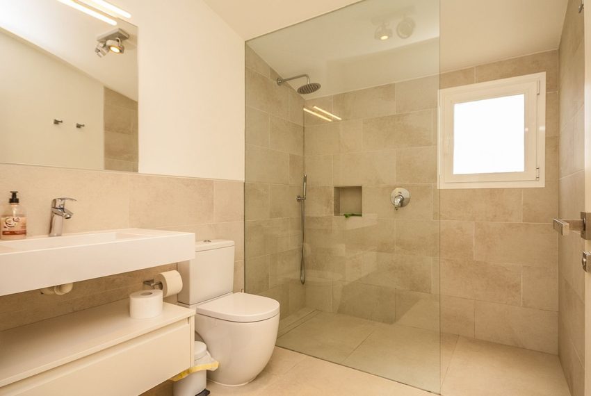 R5140984-Villa-For-Sale-Elviria-Detached-5-Beds-251-Built-11