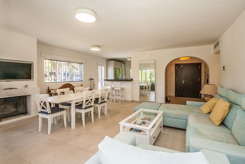 R5140984-Villa-For-Sale-Elviria-Detached-5-Beds-251-Built-3