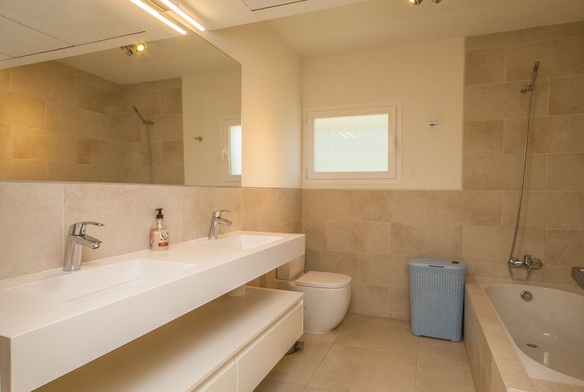 R5140984-Villa-For-Sale-Elviria-Detached-5-Beds-251-Built-6