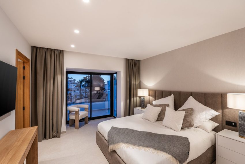 R5141002-Apartment-For-Sale-Nueva-Andalucia-Penthouse-Duplex-3-Beds-241-Built-10