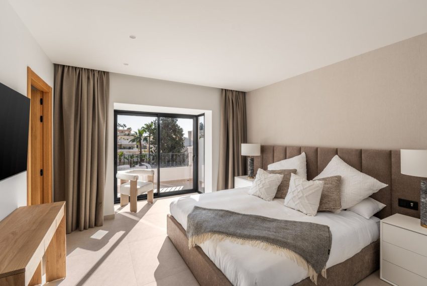 R5141002-Apartment-For-Sale-Nueva-Andalucia-Penthouse-Duplex-3-Beds-241-Built-8