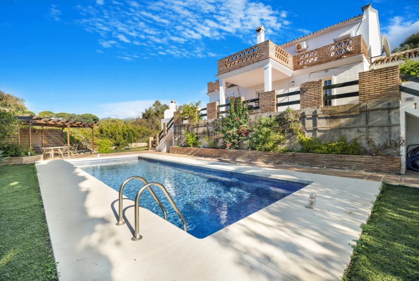 R5141941-Villa-For-Sale-Elviria-Detached-4-Beds-321-Built-1