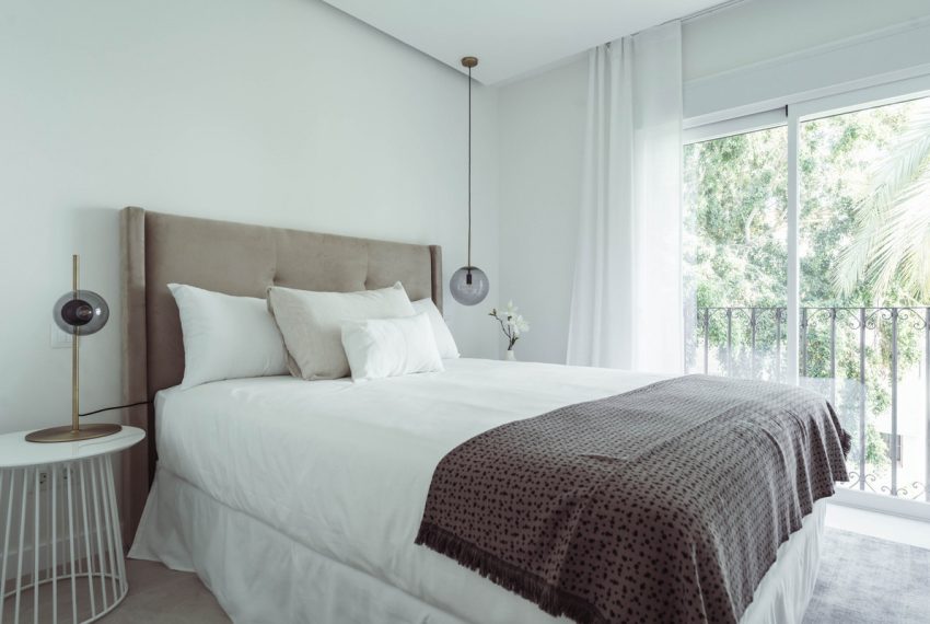 R5141947-Apartment-For-Sale-The-Golden-Mile-Penthouse-3-Beds-130-Built-10