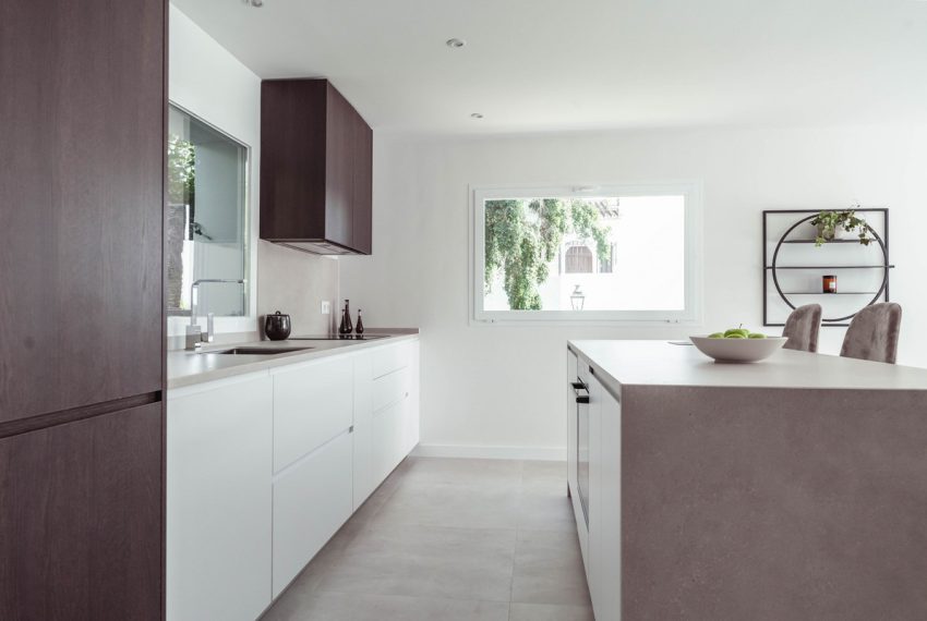 R5141947-Apartment-For-Sale-The-Golden-Mile-Penthouse-3-Beds-130-Built-3