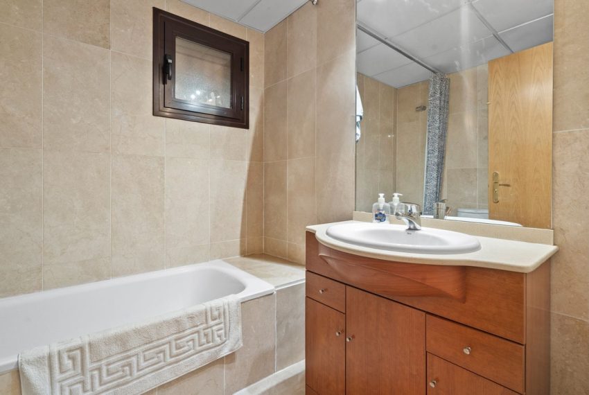 R5142676-Apartment-For-Sale-Estepona-Penthouse-2-Beds-131-Built-8