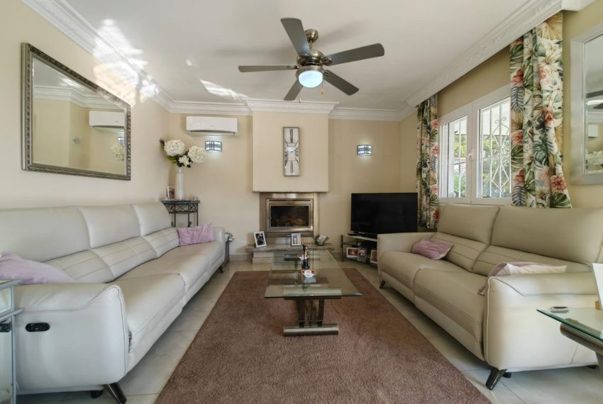 R5143135-Villa-For-Sale-Estepona-Detached-4-Beds-191-Built-1