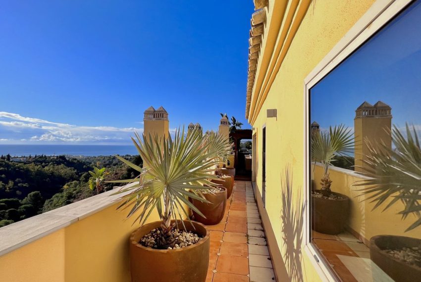 R5143915-Apartment-For-Sale-Sierra-Blanca-Penthouse-Duplex-3-Beds-388-Built-8