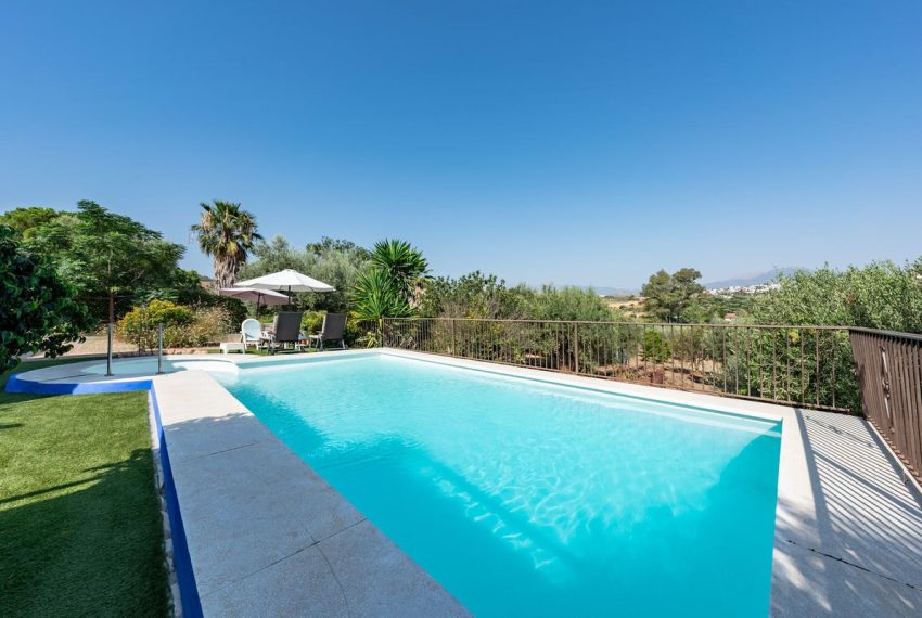 R5144878-Villa-For-Sale-Coin-Finca-4-Beds-131-Built-3