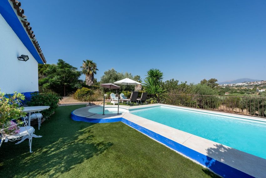R5144878-Villa-For-Sale-Coin-Finca-4-Beds-131-Built-4