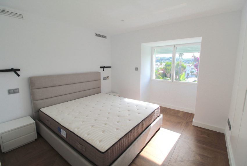 R5145193-Villa-For-Sale-Nueva-Andalucia-Detached-5-Beds-350-Built-11