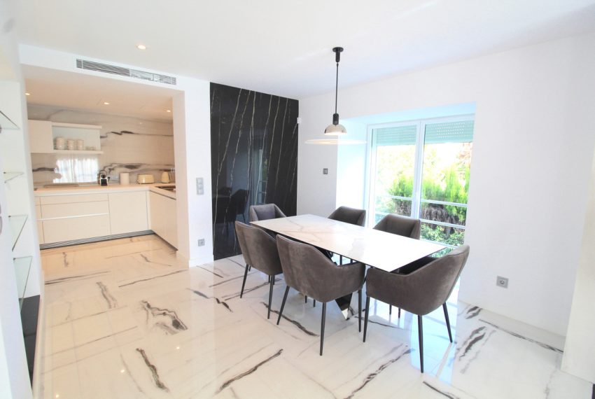 R5145193-Villa-For-Sale-Nueva-Andalucia-Detached-5-Beds-350-Built-5