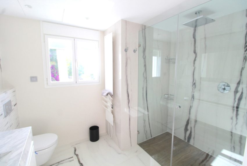R5145193-Villa-For-Sale-Nueva-Andalucia-Detached-5-Beds-350-Built-6