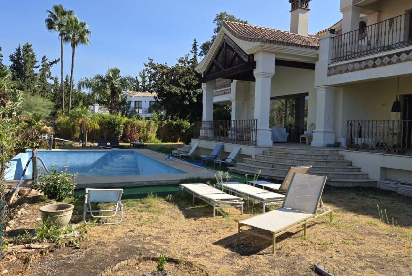 R5145913-Villa-For-Sale-El-Paraiso-Detached-6-Beds-458-Built-1
