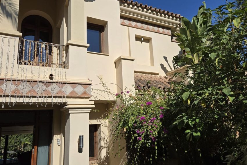 R5145913-Villa-For-Sale-El-Paraiso-Detached-6-Beds-458-Built-10