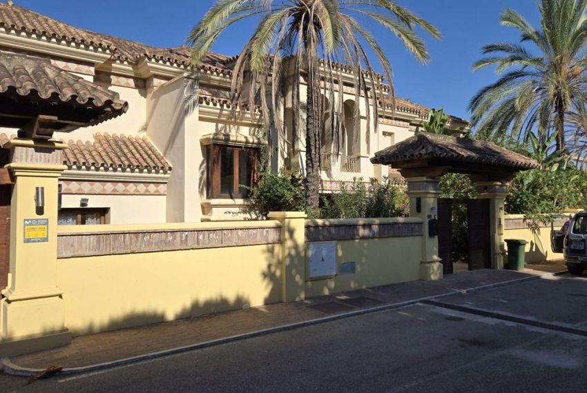 R5145913-Villa-For-Sale-El-Paraiso-Detached-6-Beds-458-Built-9