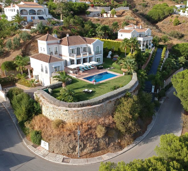 R1954860-Image 1-Detached - 5 Beds - 470 Built