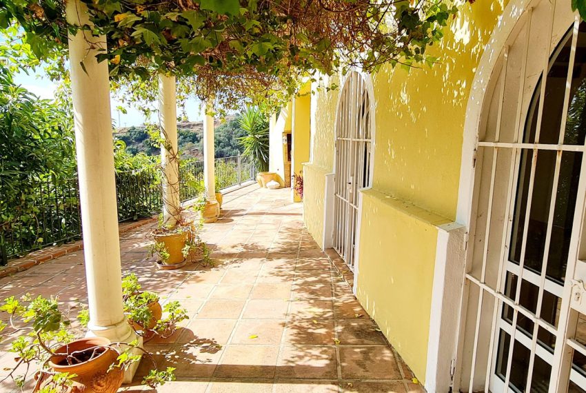 R3441994-Villa-For-Sale-Ojen-Detached-4-Beds-195-Built-1