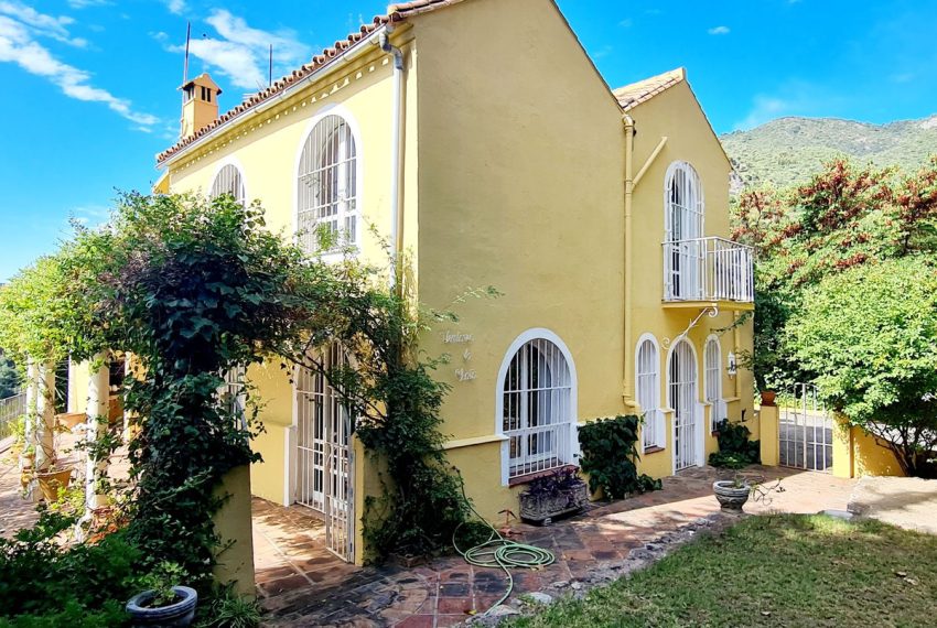 R3441994-Villa-For-Sale-Ojen-Detached-4-Beds-195-Built