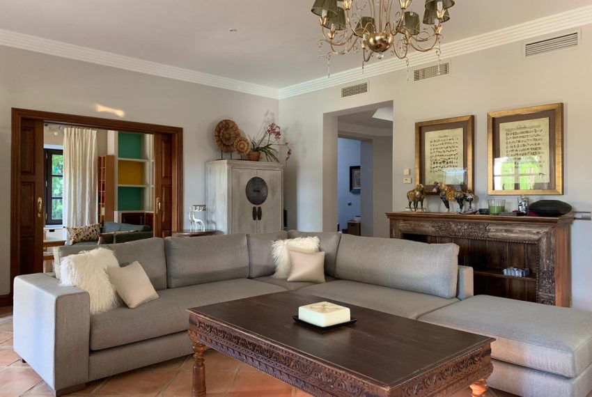 R3761173-Villa-For-Sale-Sierra-Blanca-Detached-5-Beds-450-Built-10