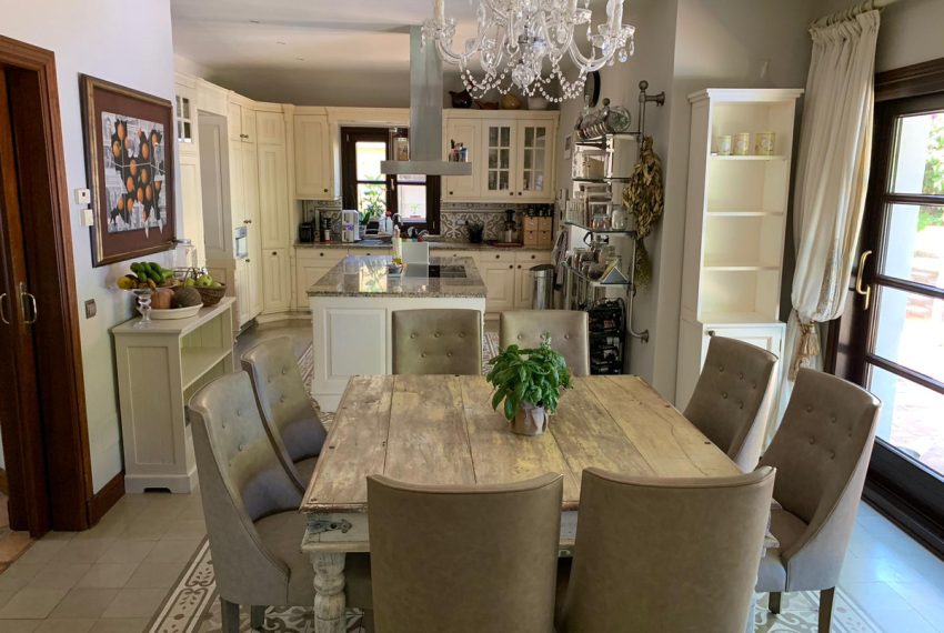 R3761173-Villa-For-Sale-Sierra-Blanca-Detached-5-Beds-450-Built-12