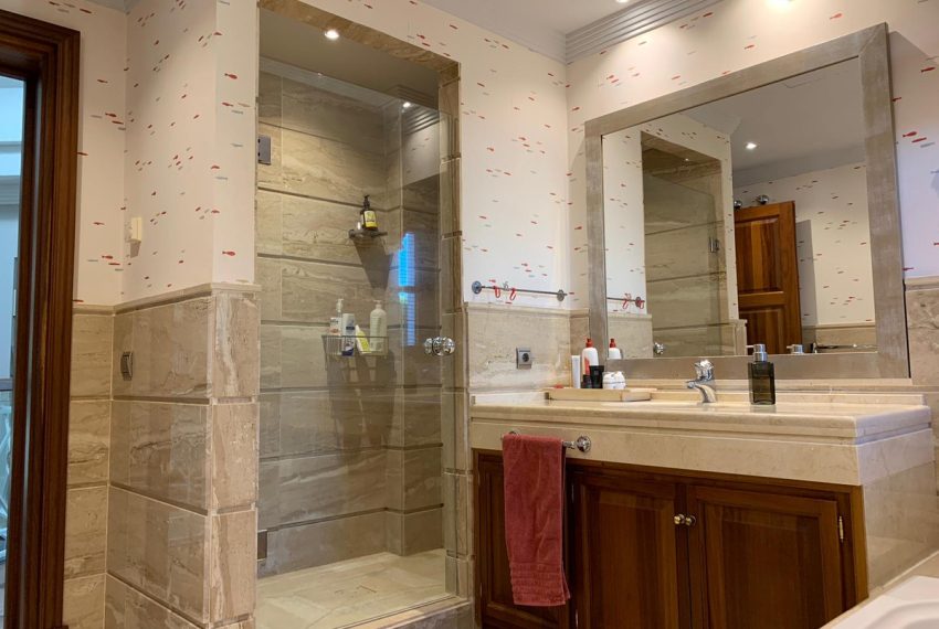 R3761173-Villa-For-Sale-Sierra-Blanca-Detached-5-Beds-450-Built-19