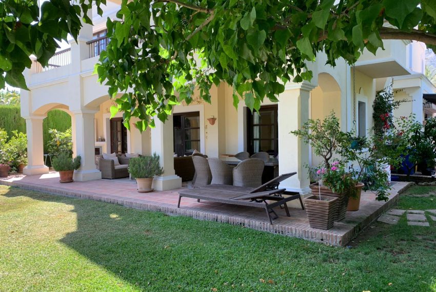 R3761173-Villa-For-Sale-Sierra-Blanca-Detached-5-Beds-450-Built-3