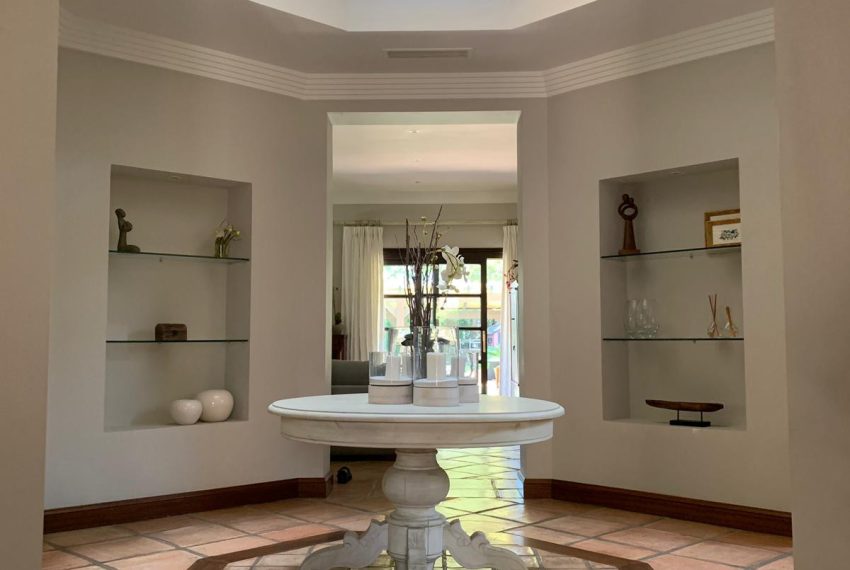 R3761173-Villa-For-Sale-Sierra-Blanca-Detached-5-Beds-450-Built-6