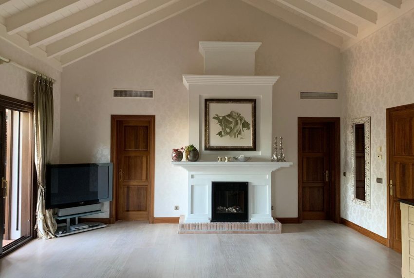 R3761173-Villa-For-Sale-Sierra-Blanca-Detached-5-Beds-450-Built-9