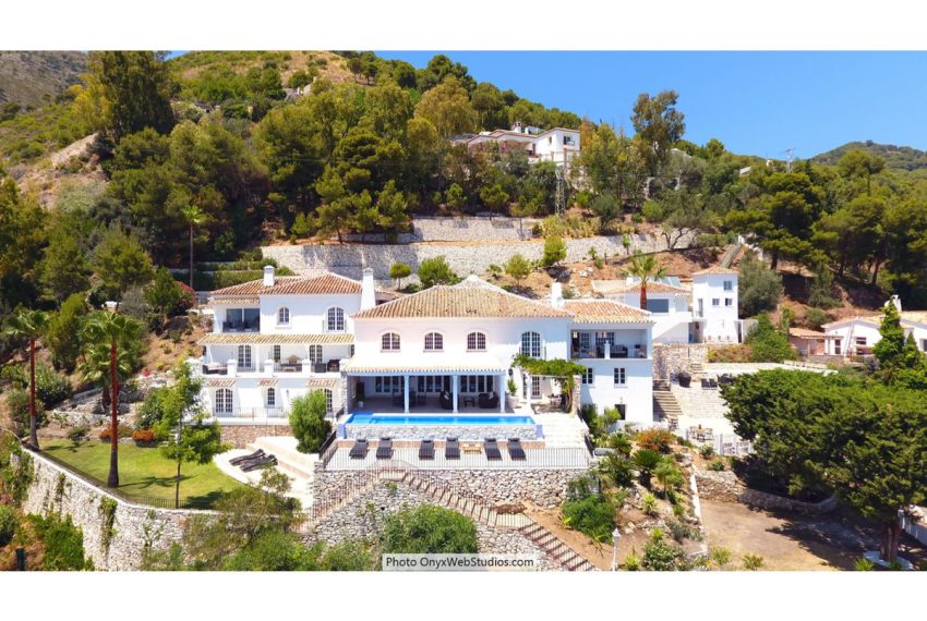 R3852340-Villa-For-Sale-Mijas-Detached-9-Beds-1135-Built-3