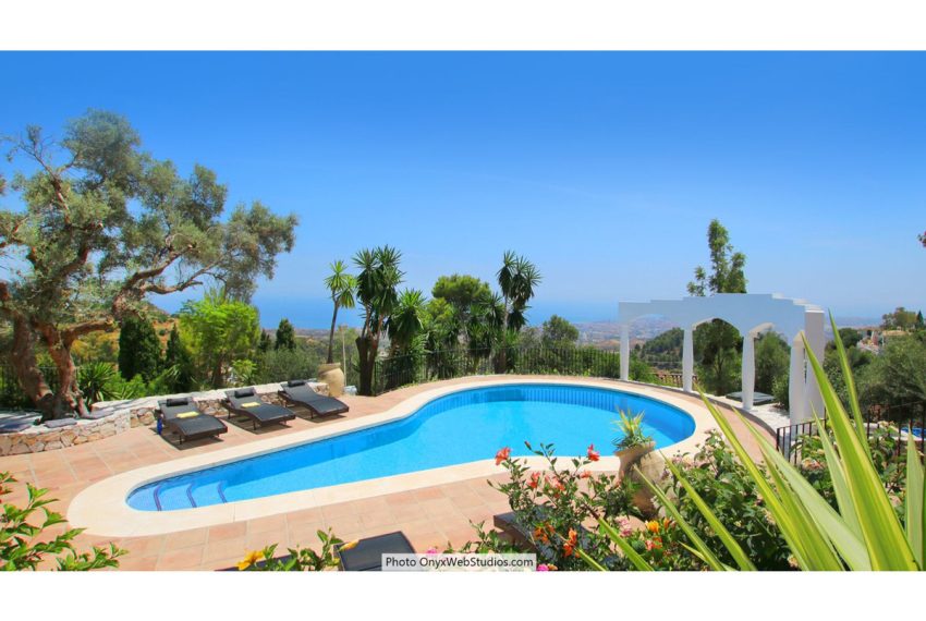 R3852340-Villa-For-Sale-Mijas-Detached-9-Beds-1135-Built-4