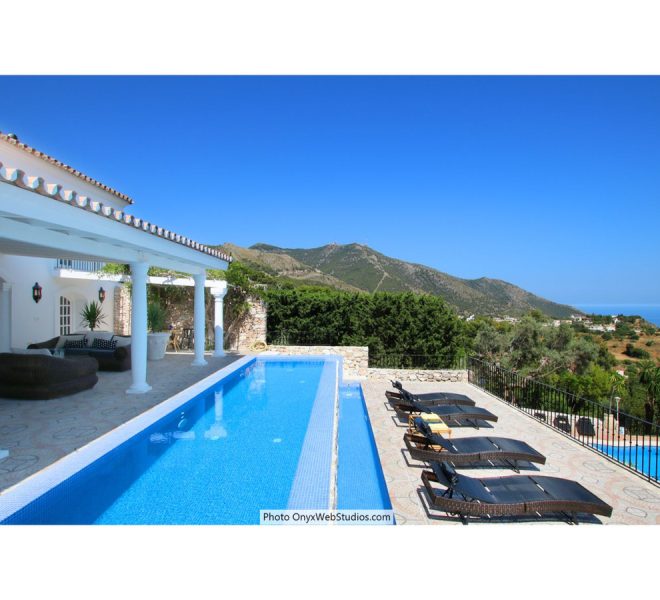 R3852340-Image 1-Detached - 9 Beds - 1135 Built