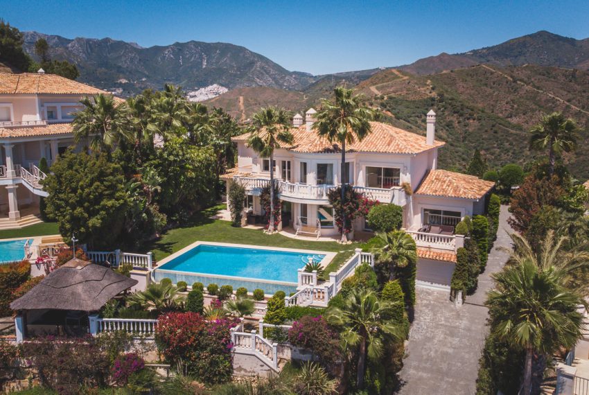 R3976990-Villa-For-Sale-Altos-de-los-Monteros-Detached-5-Beds-795-Built-1