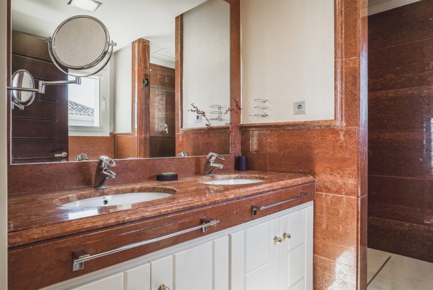 R3976990-Villa-For-Sale-Altos-de-los-Monteros-Detached-5-Beds-795-Built-18