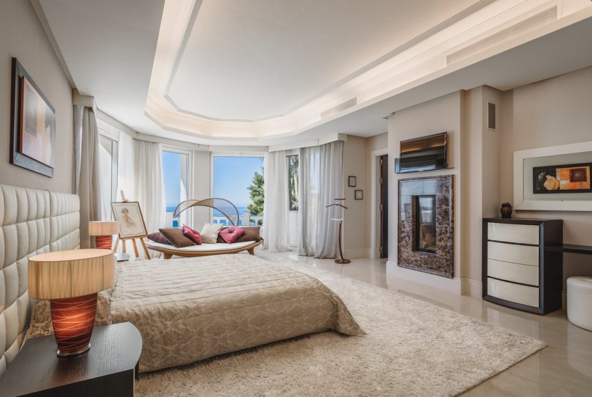 R3976990-Villa-For-Sale-Altos-de-los-Monteros-Detached-5-Beds-795-Built-19