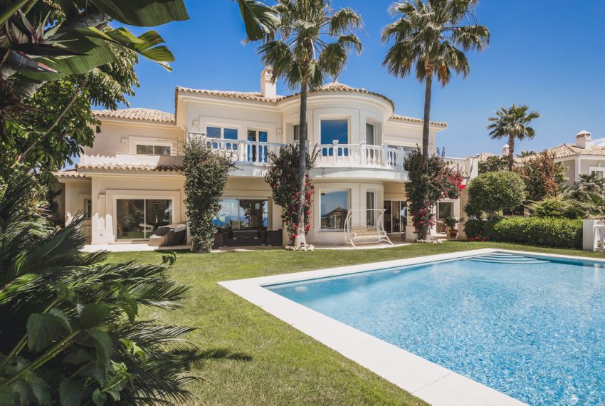 R3976990-Villa-For-Sale-Altos-de-los-Monteros-Detached-5-Beds-795-Built-4