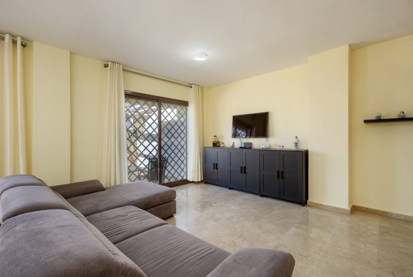 R4036594-Apartment-For-Sale-The-Golden-Mile-Ground-Floor-3-Beds-113-Built-12