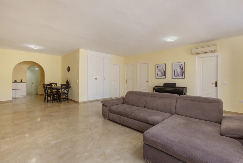 R4036594-Apartment-For-Sale-The-Golden-Mile-Ground-Floor-3-Beds-113-Built-14