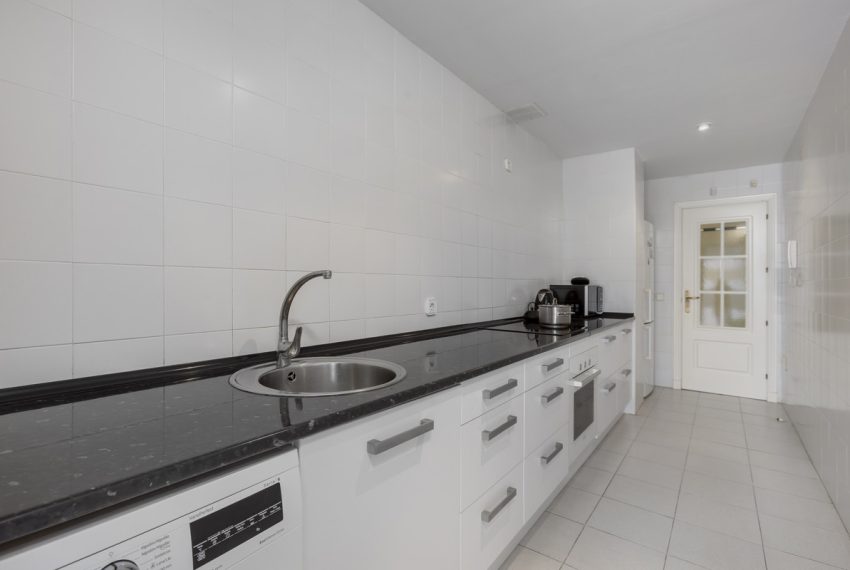 R4036594-Apartment-For-Sale-The-Golden-Mile-Ground-Floor-3-Beds-113-Built-16