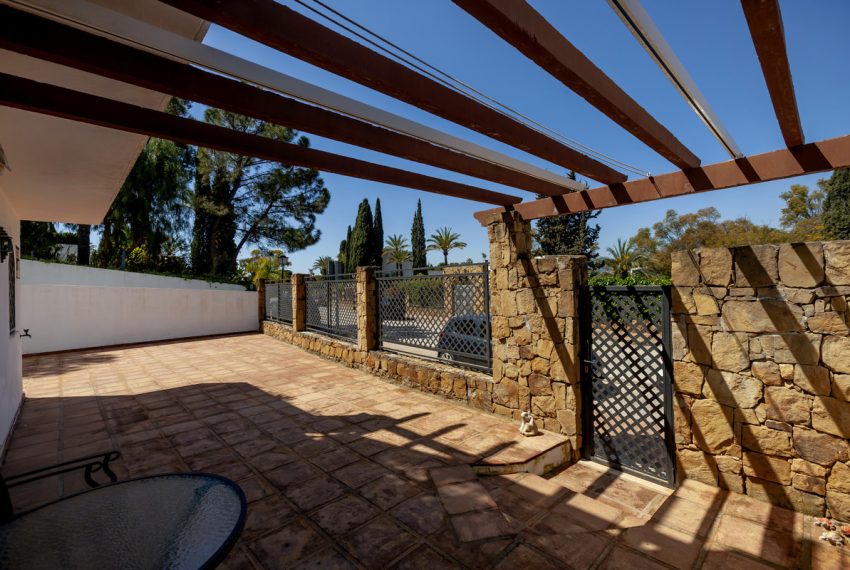 R4036594-Apartment-For-Sale-The-Golden-Mile-Ground-Floor-3-Beds-113-Built-6