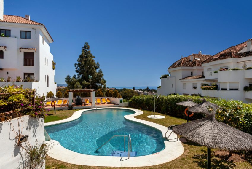R4036594-Apartment-For-Sale-The-Golden-Mile-Ground-Floor-3-Beds-113-Built