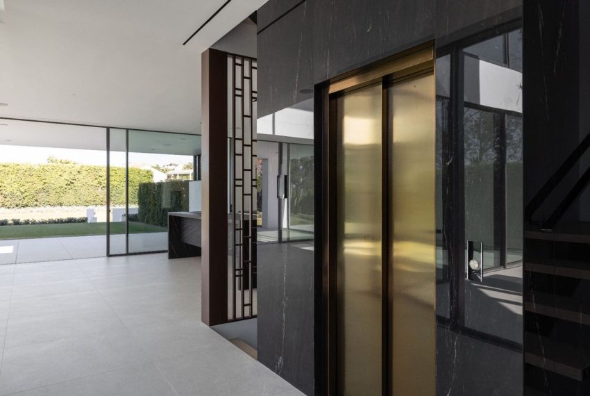 R4295473-Villa-For-Sale-The-Golden-Mile-Semi-Detached-3-Beds-447-Built-4