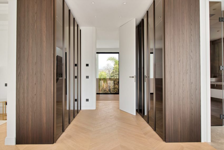 R4300111-Villa-For-Sale-The-Golden-Mile-Detached-6-Beds-647-Built-14