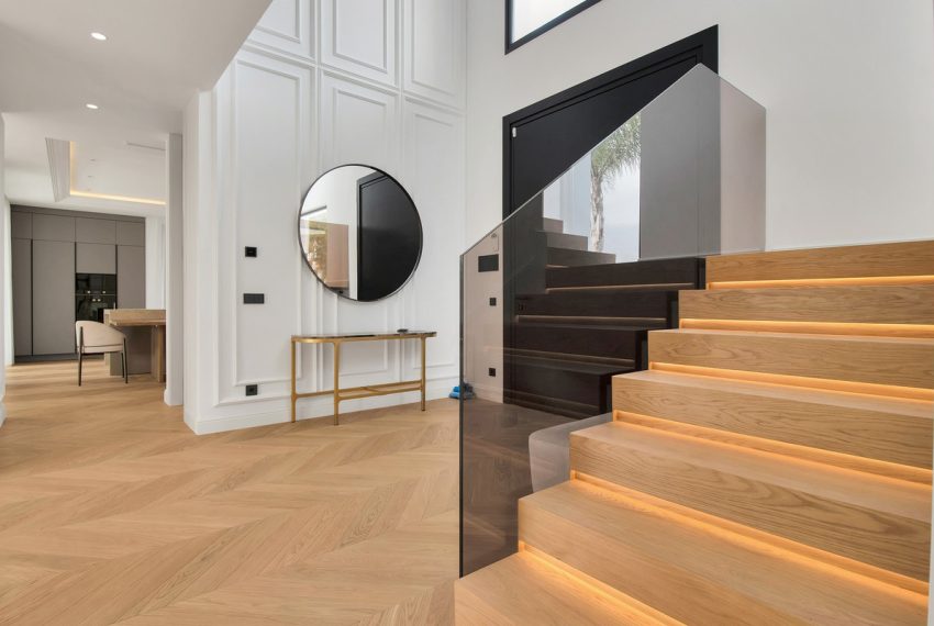 R4300111-Villa-For-Sale-The-Golden-Mile-Detached-6-Beds-647-Built-3