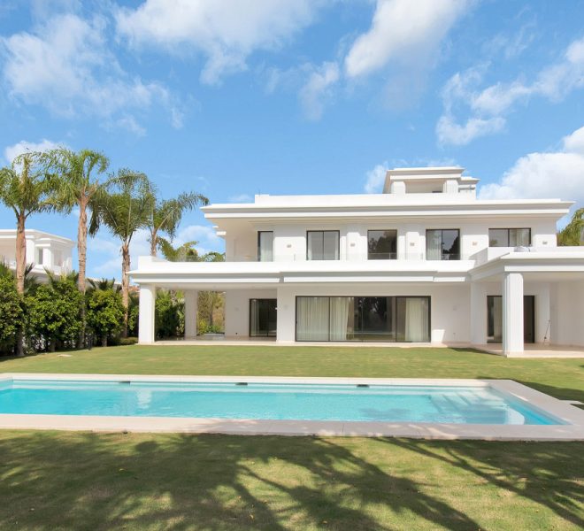 R4300111-Image 1-Detached - 6 Beds - 647 Built