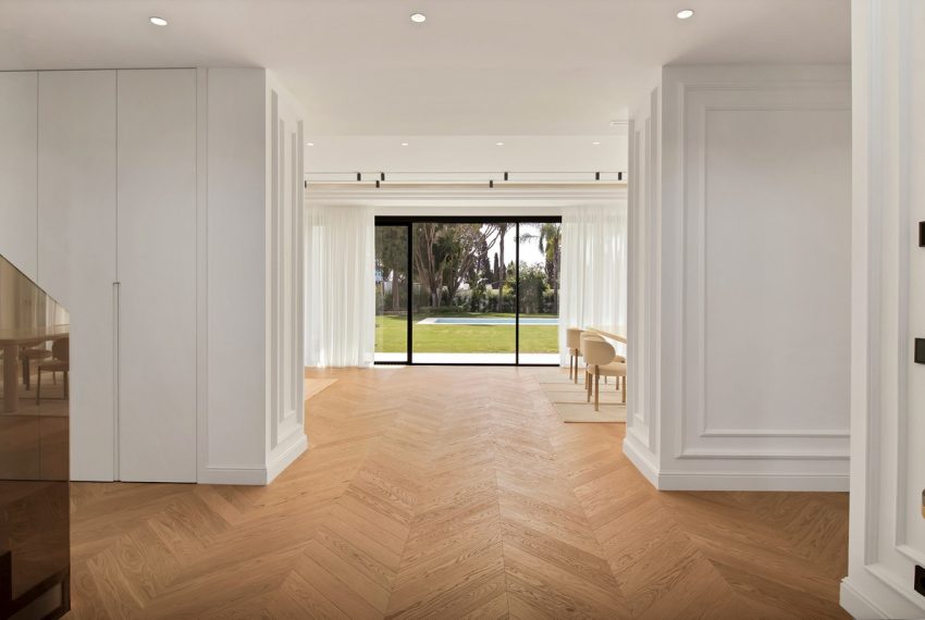 R4300111-Villa-For-Sale-The-Golden-Mile-Detached-6-Beds-647-Built-8