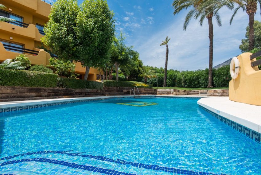 R4335847-Townhouse-For-Sale-Nagueles-Terraced-2-Beds-251-Built