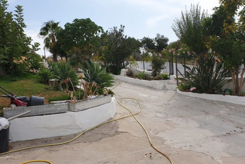 R4345087-Villa-For-Sale-Estepona-Detached-5-Beds-157-Built-2